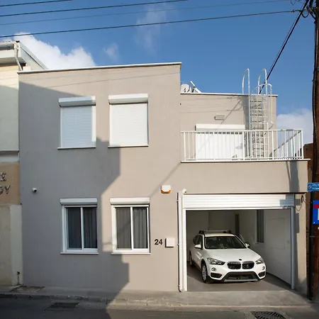 Two Bedroom House In Town Center By Sweet Keys Limasol