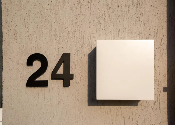 Two Bedroom House In Town Center By Sweet Keys 펜션 레메소스